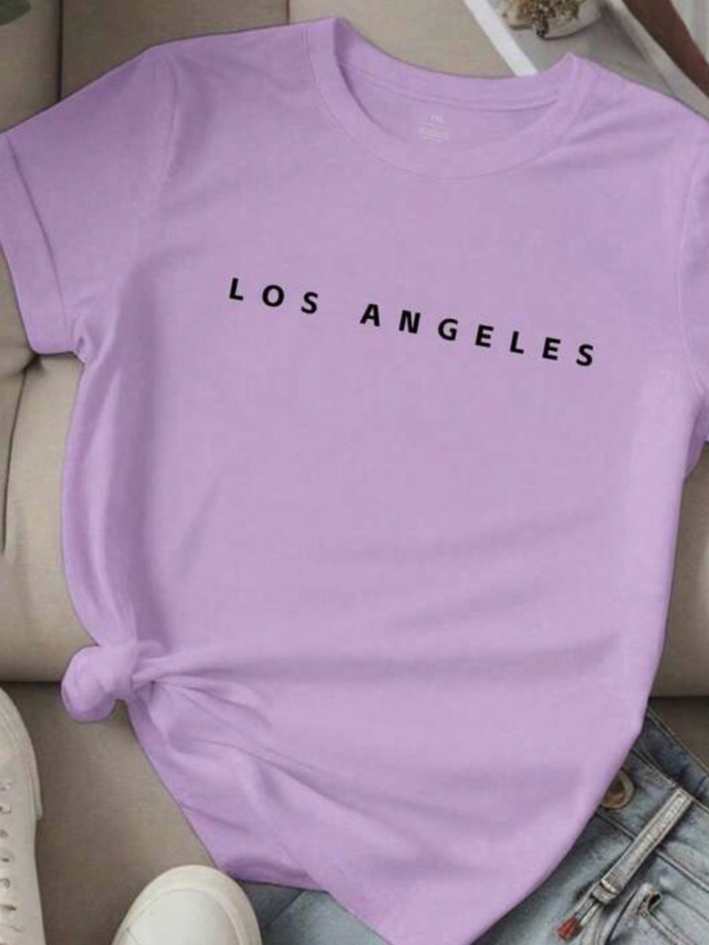 Los Angeles Graphic Tee in Lavender